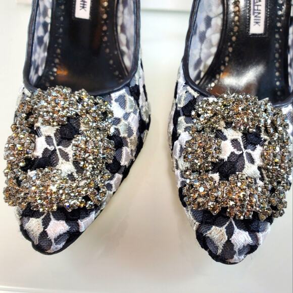 NIB$1095 Manolo Blahnik Hangisi 105 Satin Lace Embellished Jewel Pumps 36.5 6.5 - Picture 8 of 15